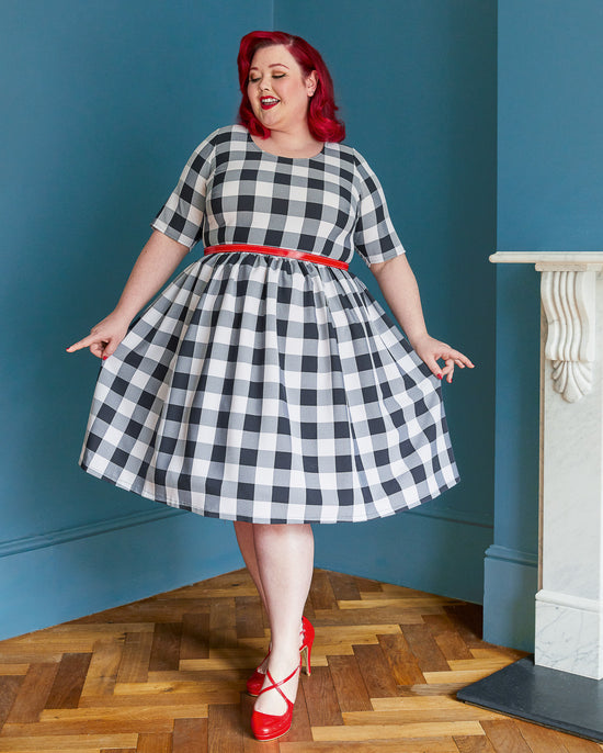 Ahead of the Curve: Learn to Fit and Sew Amazing Clothes for your Curves